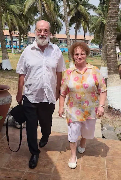 ../previews/018-Eve ja Benjamin Accra mererannas.mp4.medium.png