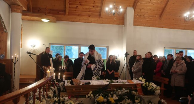 ../previews/018-Beerdigung Rabbi Benjamin 19.png.medium.jpeg