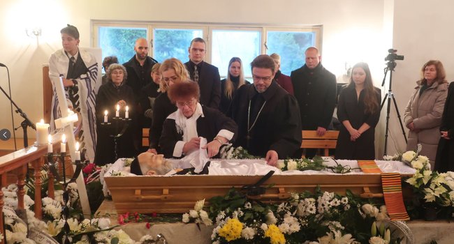 ../previews/020-Beerdigung Rabbi Benjamin 21.png.medium.jpeg