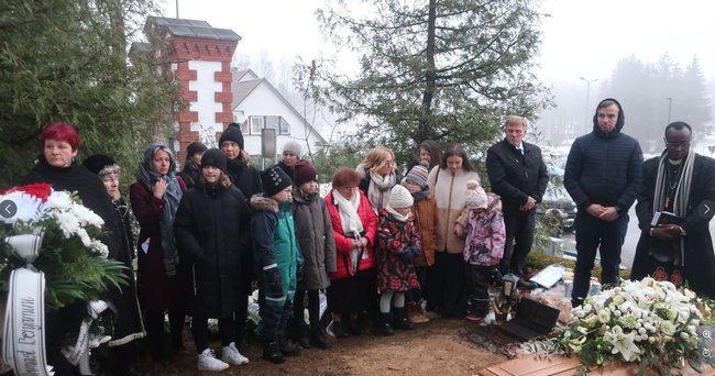 ../previews/026-Beerdigung Rabbi Benjamin 27.png.medium.jpeg